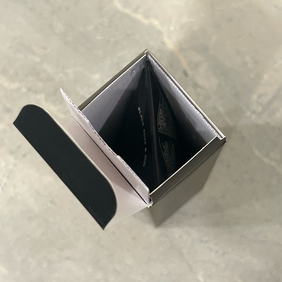 NEW Salt & Stone Black Rose & Oud Nourishing Hand Cream - Picture 6 of 6